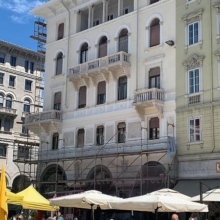 Piazza Goldoni Rooms Τεργέστη Εξωτερικό φωτογραφία
