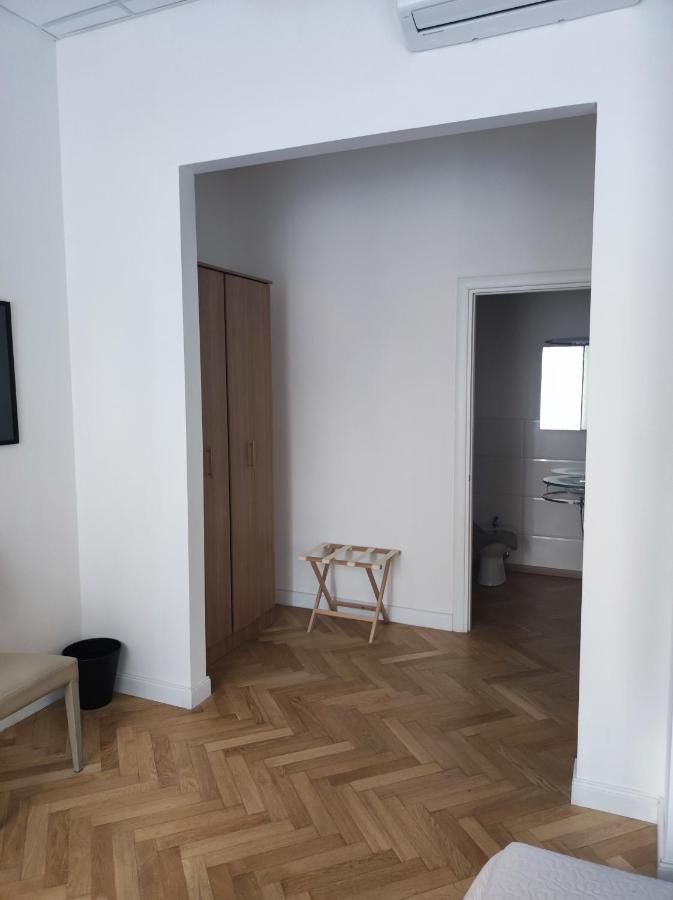 Piazza Goldoni Rooms Τεργέστη Εξωτερικό φωτογραφία