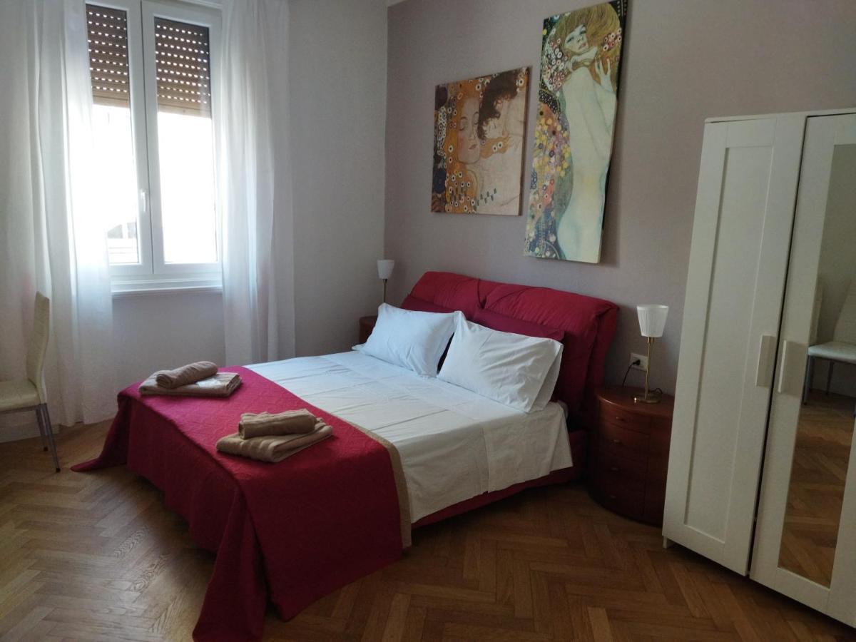 Piazza Goldoni Rooms Τεργέστη Εξωτερικό φωτογραφία