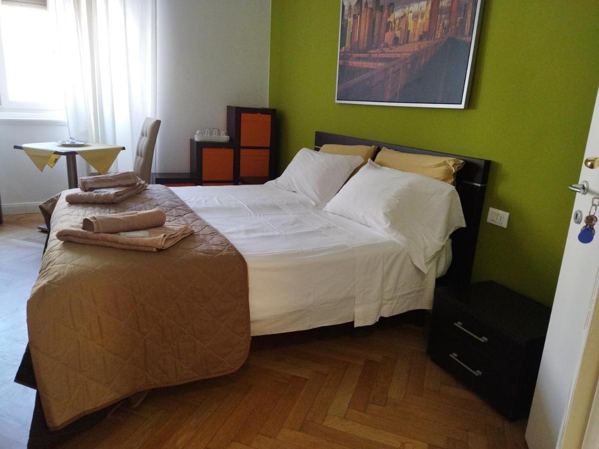 Piazza Goldoni Rooms Τεργέστη Εξωτερικό φωτογραφία